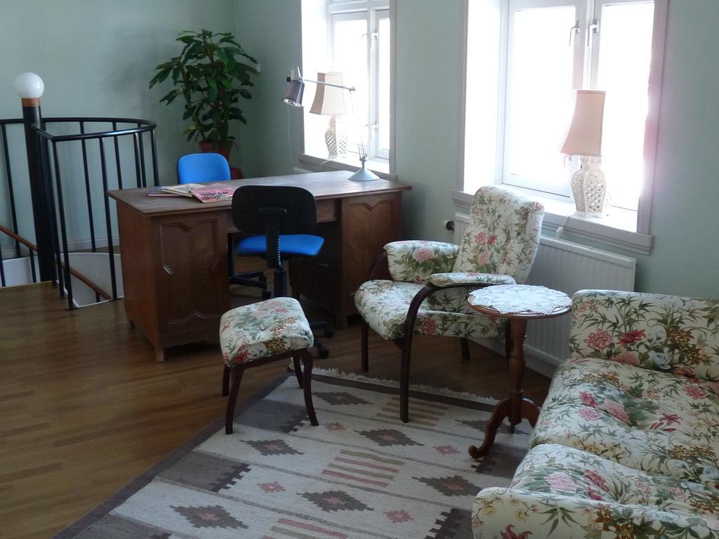 Rosa Huset Osebol Apartment Stollet Ruang foto